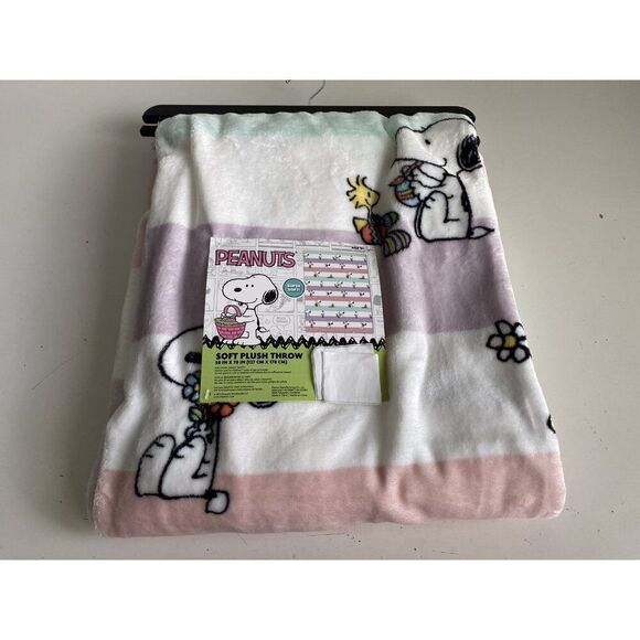 Peanuts Snoopy Woodstock Spring Easter Eggs 50 X 70" Throw Blanket Blue Pink NEW - Picture 9 of 16
